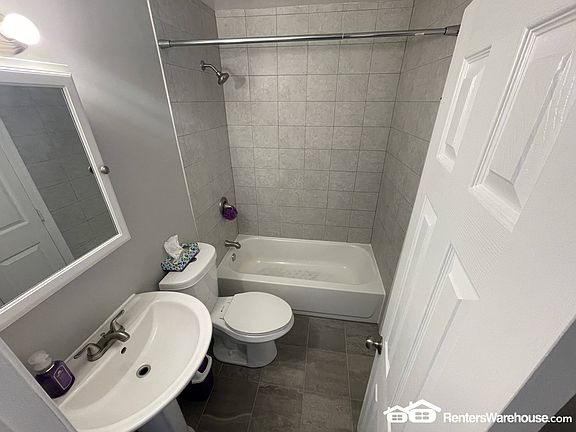 4th image of 7926 Saint Claire Ln