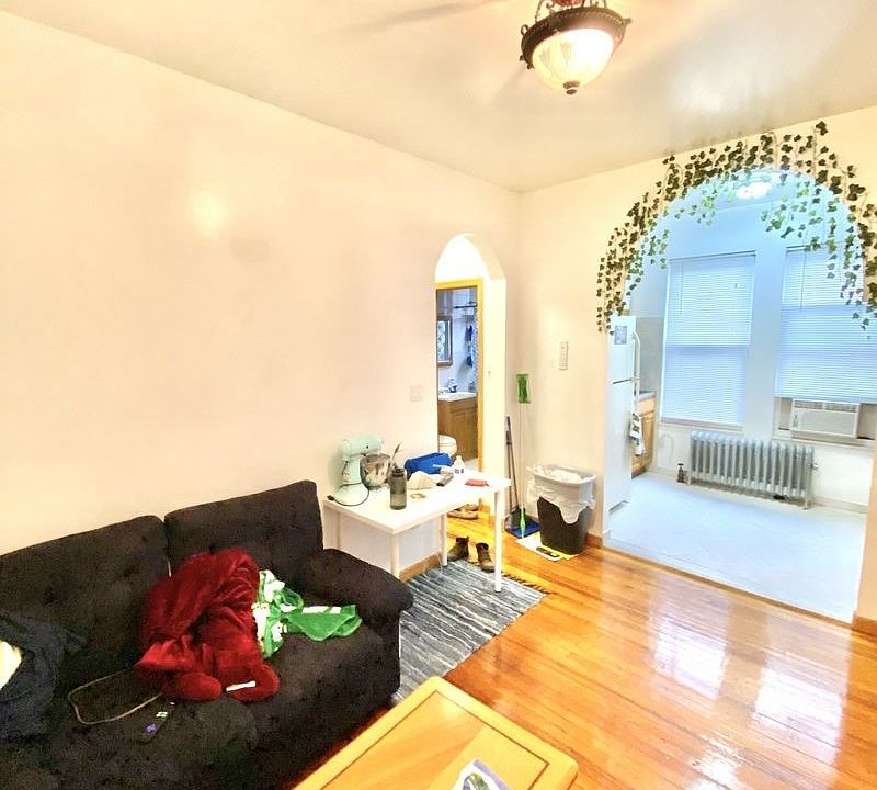1st image of 3082 37th St APT 3F