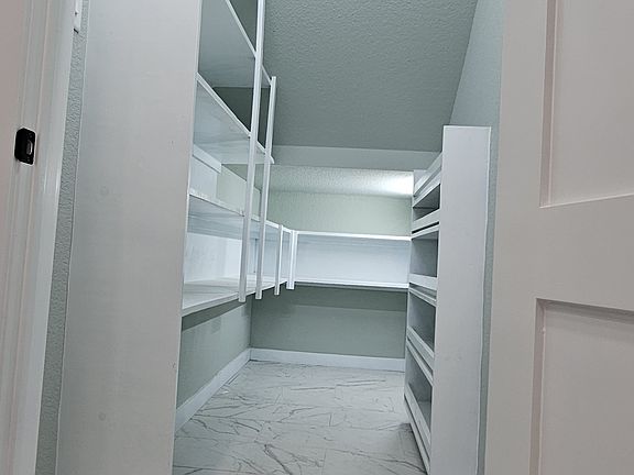 4th image of 153 S 10th St #B