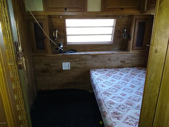 5th image of 143 E Birmingham