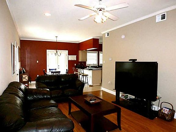 2nd image of 202 Linda Ct