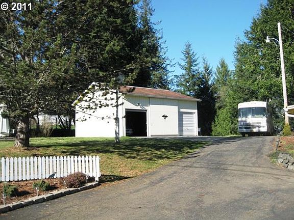 3rd image of 94837 Shelley Ln