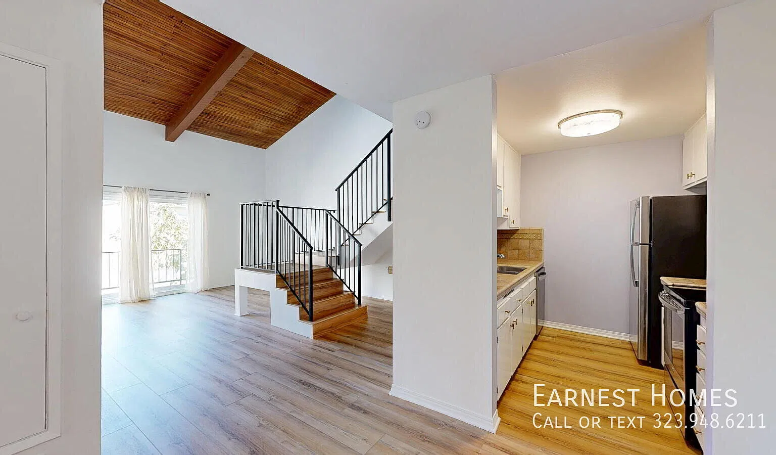 Spacious 2-Bedroom Encino Condo with Loft, Balcony & Resort-Style Amenities — Photo 2