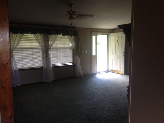 3rd image of 93 Phillips Ln