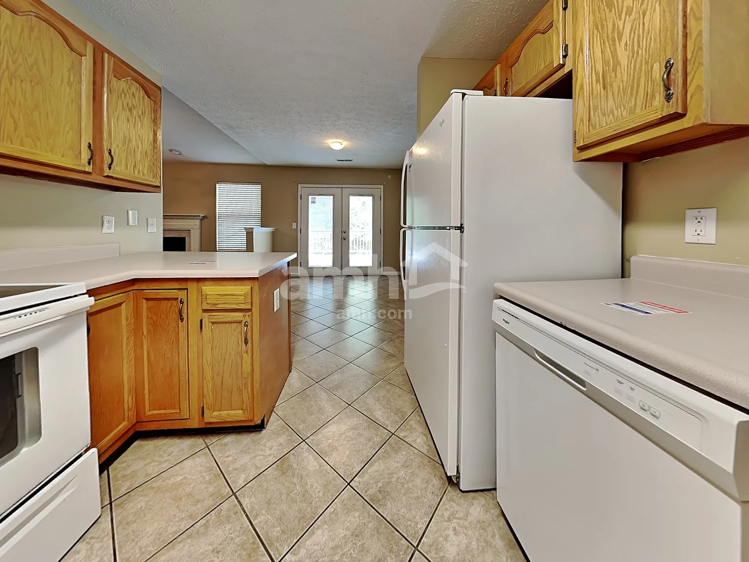 3 bed, 2.0 bath, 1176 sqft, $1,805 — Photo 4