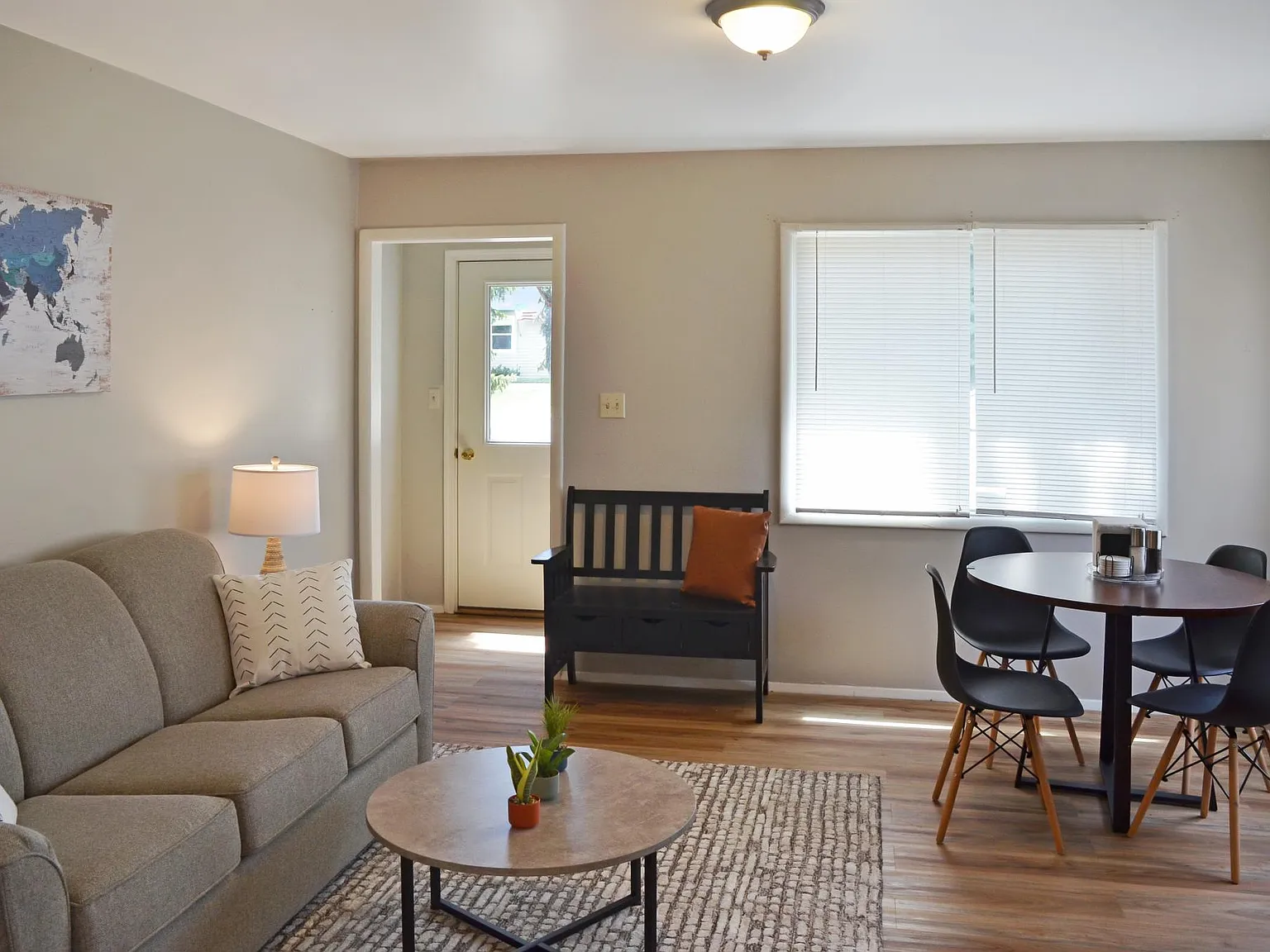 1 bed, 700 sqft, $1,350 — Photo 4