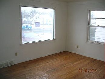 2nd image of 8429 Evergreen Ave