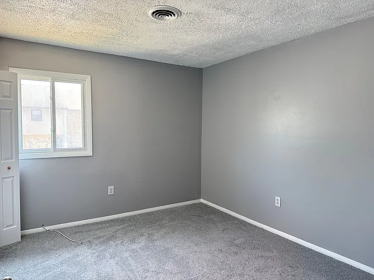 359 Greenland Dr — Photo 15