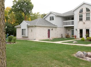191 W Oak Leaf Dr UNIT 1, Oak Creek, WI 53154