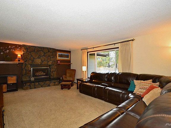 002_Living Room
