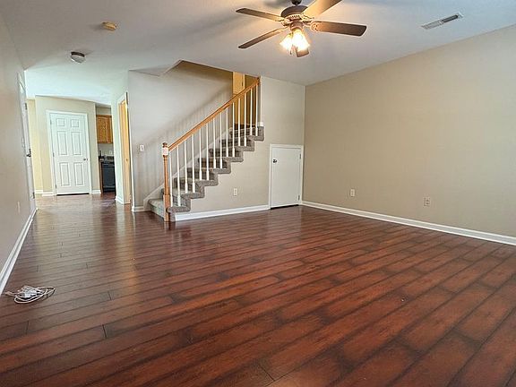 3rd image of 823 Coleville Way