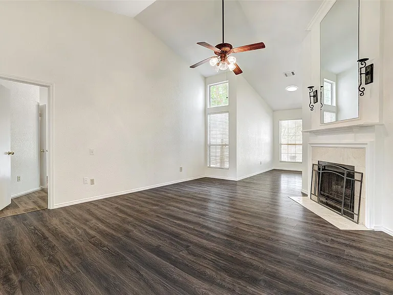 16304 Kicking Bird Dr — Photo 4