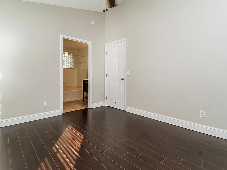 2640 Woods Edge Cir — Photo 10