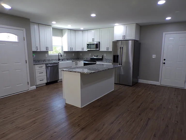 533 Anton St — Photo 3