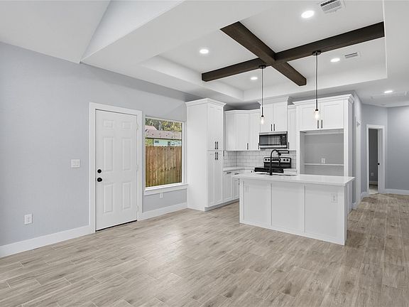 5th image of 18434 Fannin Rd