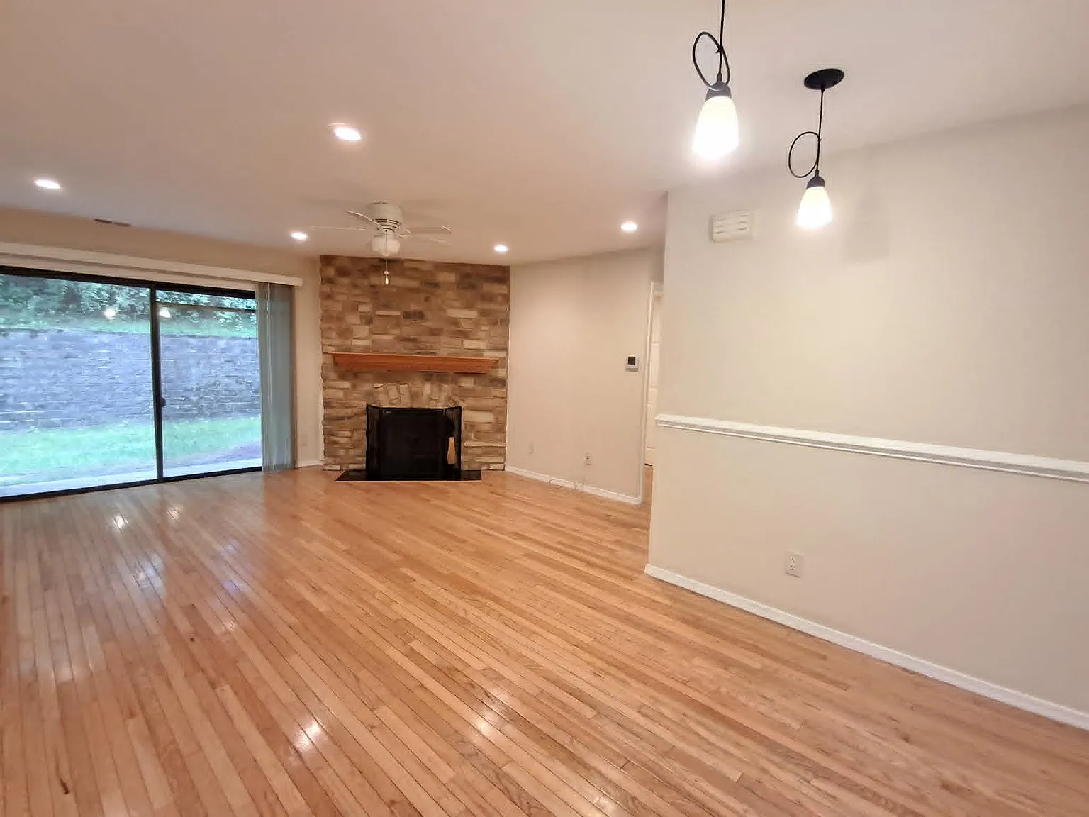 3 bed, 1275 sqft, $2,900 — Photo 3