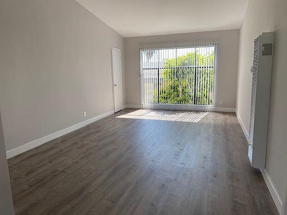 4th image of 3410 Club Dr #17