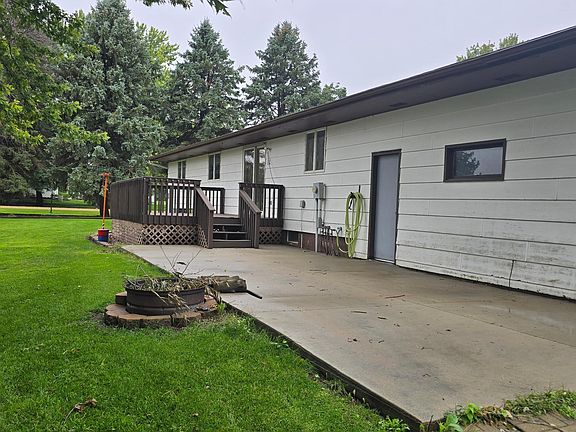 4th image of 504 Circle Dr