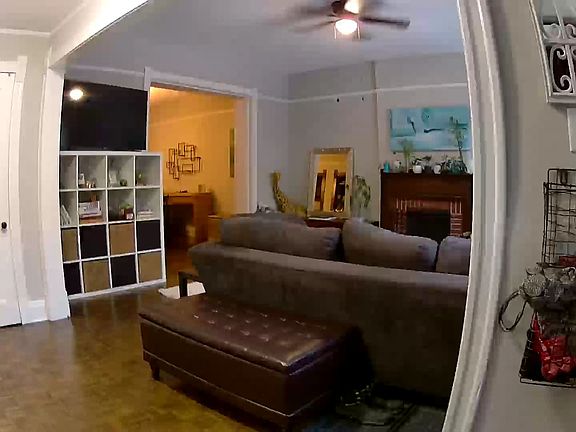 2nd image of 726-728 W Briar Pl #726-3
