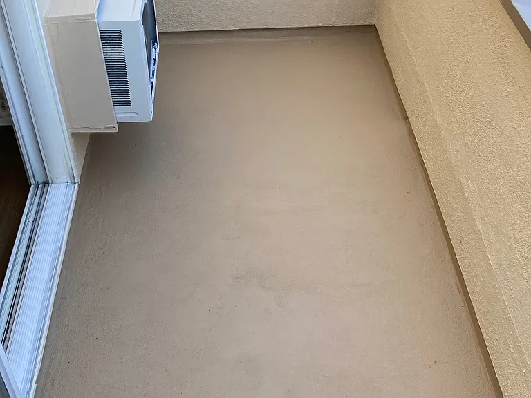 Spacious, freshly painted balcony