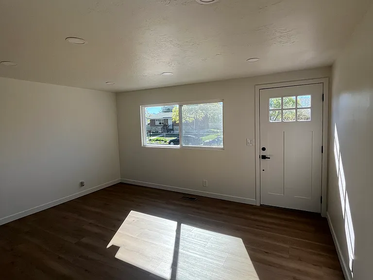 280 N New Star Dr — Photo 2