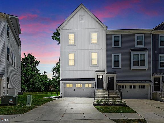 3rd image of 10112 Whitaker Way