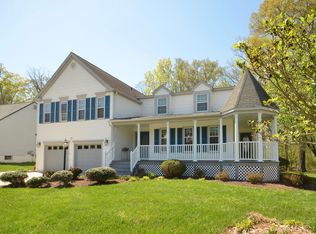 30 Lipscomb Ct, Sterling, VA 20165