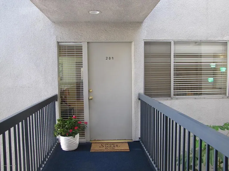 497 El Molino Ave #209 — Photo 13