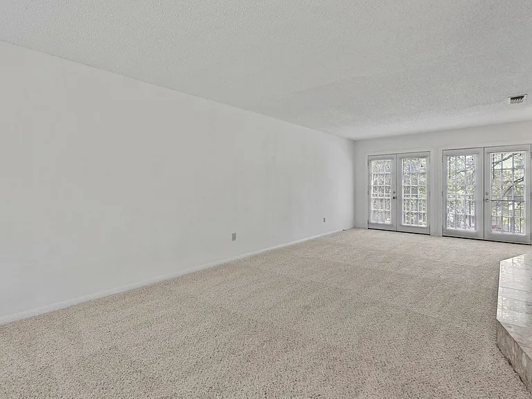 9201 Simmons Rd #113 — Photo 4