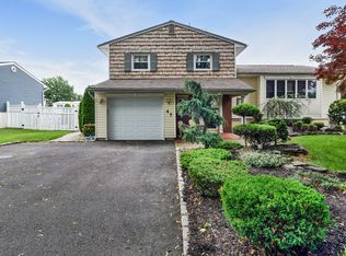 47 Richard St, Clark, NJ 07066