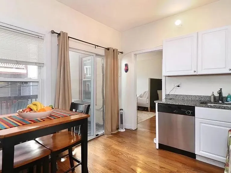 125 G St #2 — Photo 3