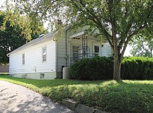 549 N Warren Ave, Freeport, IL 61032