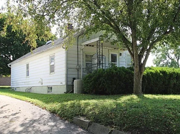 549 N Warren Ave, Freeport, IL 61032