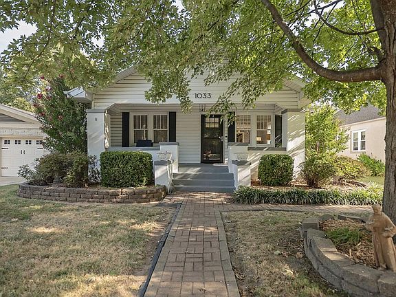2nd image of 1033 E Stanford Street