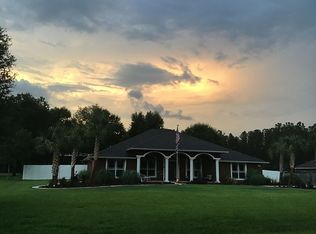 10140 Nichols Lake Rd, Milton, FL 32583