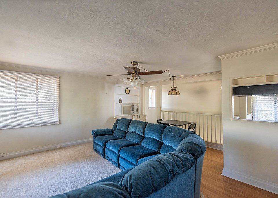 2nd image of 410 Cherry St
