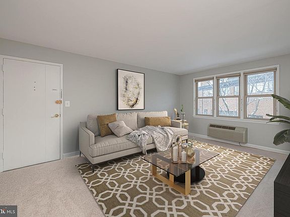 2nd image of 2036 N Woodrow St APT 9