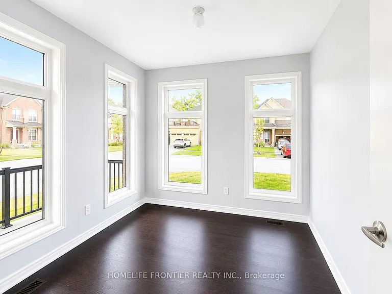 49 Ainslie Hill Cres — Photo 16