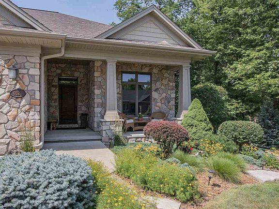 3rd image of 4624 Timberland Ct NE