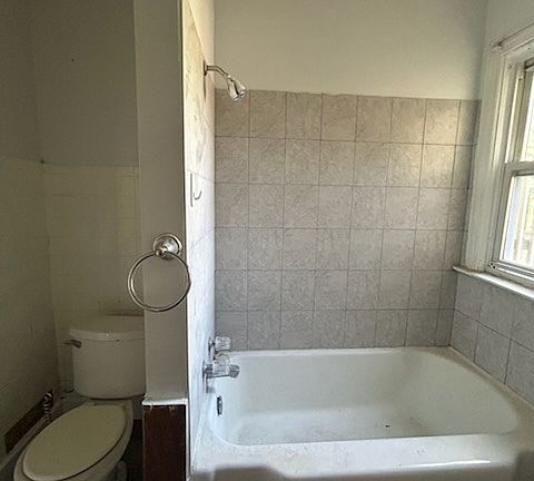 4th image of 51 W 21st St #2