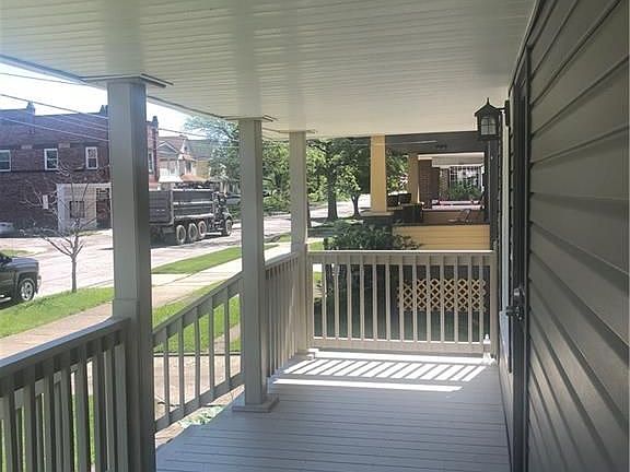 4th image of 15918 Holmes Ave