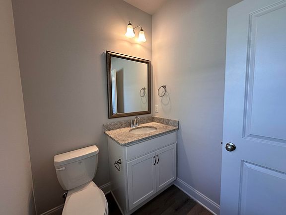 4th image of 735 Endswell Drive #4C