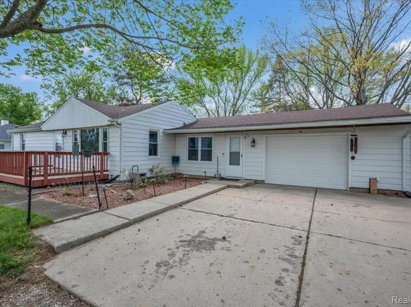 1084 E Grand Blanc Rd, Grand Blanc, MI 48439