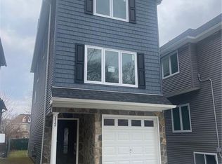 112 Roe St, Staten Island, NY 10310