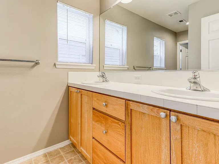 20467 SW Rosemount St — Photo 21