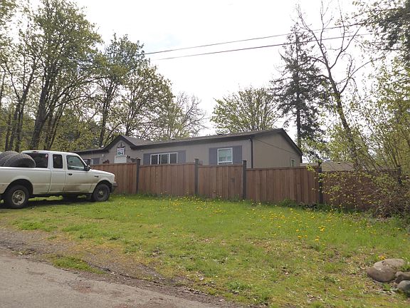 2nd image of 708 Huston St S