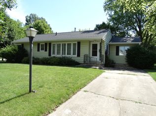 1002 12th St, Grundy Center, IA 50638