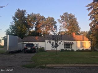 105 Walsh St S, Fordville, ND 58231