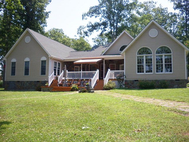 1st image of 371 Bradley Point Dr