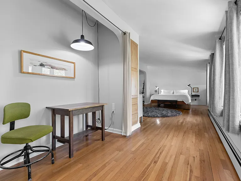 Upstairs Bedroom 1